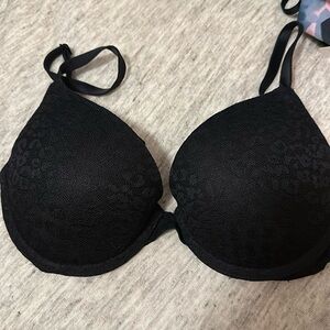 Victoria Secrets PINK Wear Everywhere Push Up Bra
